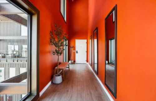 The Rhythm and Rooftop Penthouse Walk To Broadway with Pool and Amazing Views - Foto 28