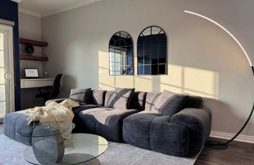 Bright & Spacious in Iconic LA Neighborhood Free parking - 10mins to Cedars - Photo 6