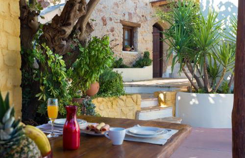 Verekinthos Villas - Pool, Hot Tub, BBQ, Kids Playground, Stunning Mountain Views - Photo 28