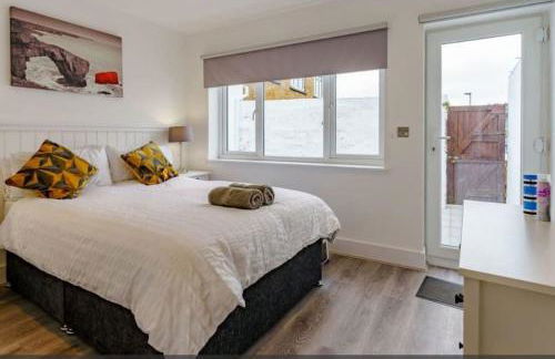 Tenby Heights, 5 en-suites, Parking & Garden - Photo 41