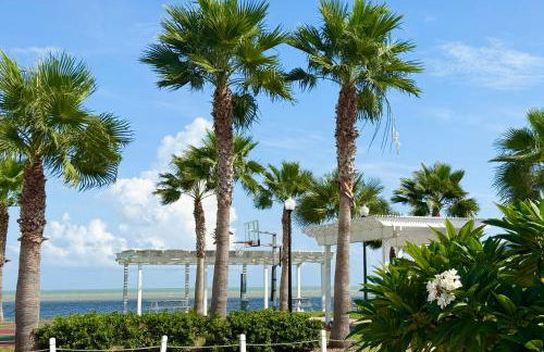 Bayfront Cottage- Pool - Hot Tub - Close to Beach - Foto 30