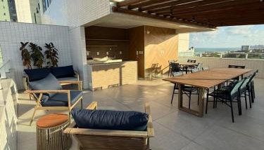 Arretado de bom ! A 250 m da praia de Boa Viagem, 3 km do aeroporto, próximo aos shoppings, com WI-FI 560 Mbps, coworking, piscina e academia - Foto 5