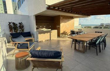 Arretado de bom ! A 250 m da praia de Boa Viagem, 3 km do aeroporto, próximo aos shoppings, com WI-FI 560 Mbps, coworking, piscina e academia - Foto 5