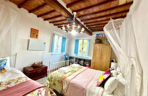 Magical Villa di Gioia Large 6-Bedroom Family Villa with Breathtaking views, Private Garden and Olive grove - in a Cool Village on the Umbria Tuscany Border - Foto 13