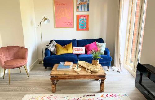 Artistic, Bright & Spacious 3 Bedroom Home - Foto 24