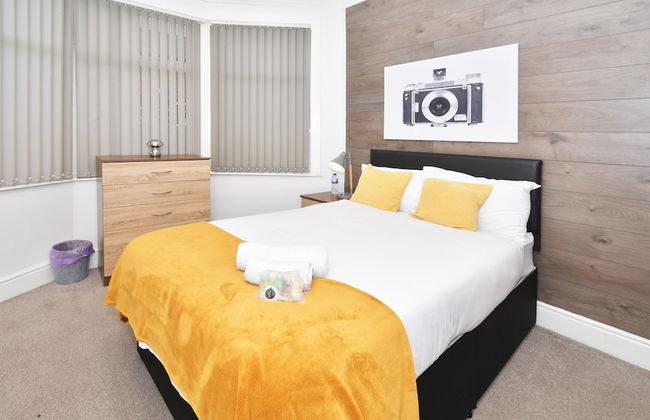 Townhouse @ Lord Street Crewe - Photo 2