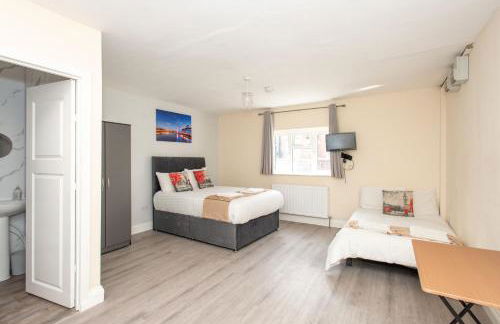 Saffron Studios - Photo 6