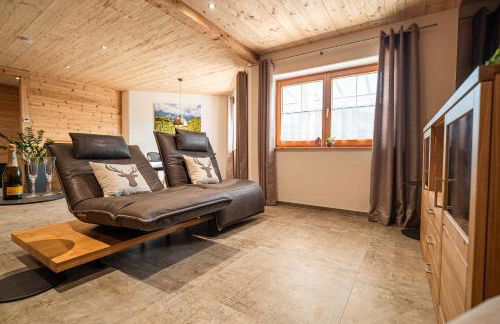 Luxus Chalet im Allgäu - Zirbenholz Schlafzimmer - Terrasse mit Bergblick - Infrarotkabine - Foto 39