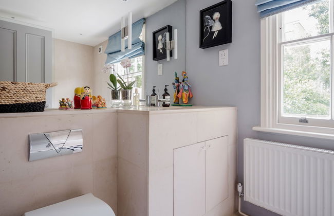 Exquisite Designers Abode - Photo 29