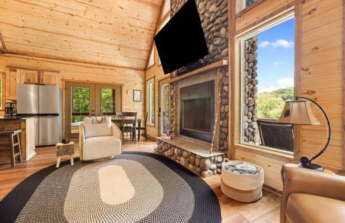 Riverside Oasis with Stunning Views, Cozy Firepit! - Photo 26