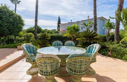 Bright 3 BDR Duplex House With Pool by LovelyStay - Foto 22