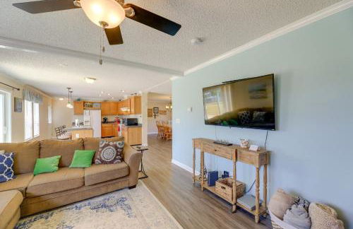 Family Home and Fire Pit and Deck, 11 Miles to Beach! - Foto 5