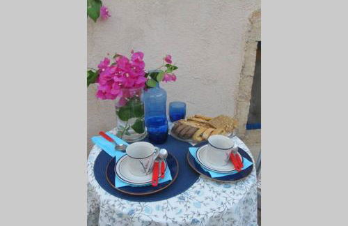 Blue Door (in the castle of Monembasia) - Foto 11