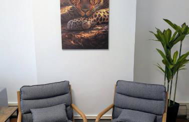 Spacious duplex retreat in city w/ Parking nearby - Foto 24