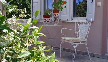 Andros Lighthouse Apartments - Foto 3, Garden, Garden view