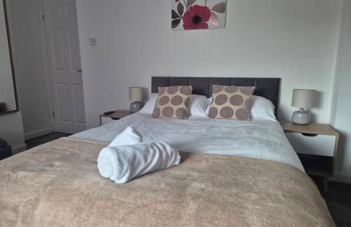 3 bedroom house-Ellesmere Port - Photo 8
