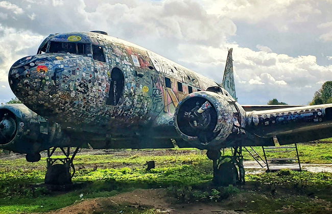 Tour por la base aérea subterránea de Zeljava - Foto 1