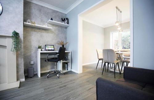 Spacious 3BR by Avalora Shortlets & Serviced Accommodations Queensway with big garden, Near train station - Foto 65