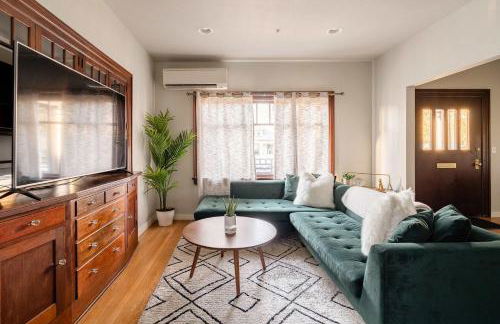 Stay Portland - Well-Preserved Quintessential 1922 Craftsman - Photo 1