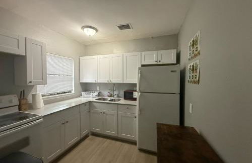 Modern cozy home with private patio - Sleeps 6 - Foto 1