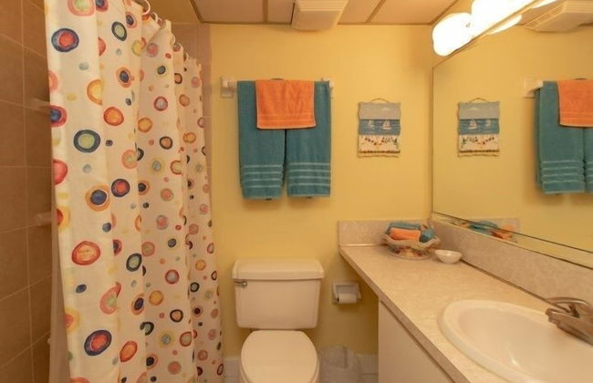 Picturesque 2 Bedroom Condo with Fabulous Ocean Views. 2 Condo by RedAwning - Foto 14