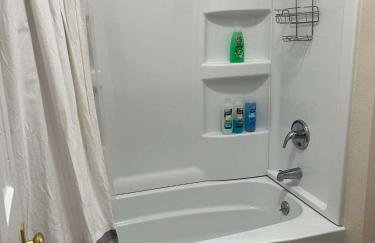 Cozy Home off Brady ST - Foto 39