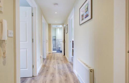 Spacious & Modern 2 Bed sleeps 5 in Walthamstow - Foto 15