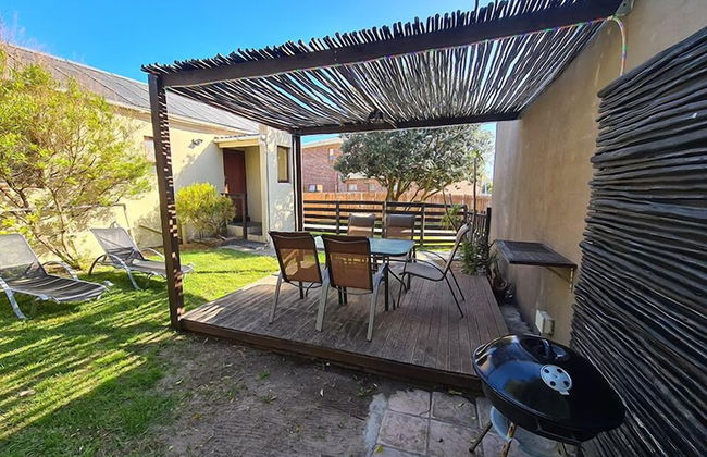 The Roundhouse - Self Catering - Photo 2