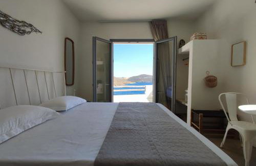 PANORMOS ART Beachfront Suites - Photo 71