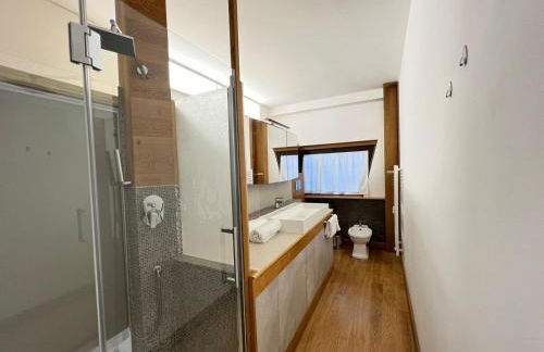 "R&P apartment", short term stay, elegant design, Bisceglie metro station, easy for San Siro and Fiera Milano, free parking - Foto 17