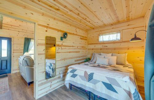 Pond and Grazing Cattle! Rural Getaway Near Van - Foto 13