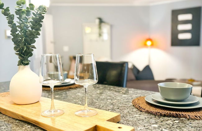 French Inspired Stay Fireplace Coffee bar Cozy - Foto 22