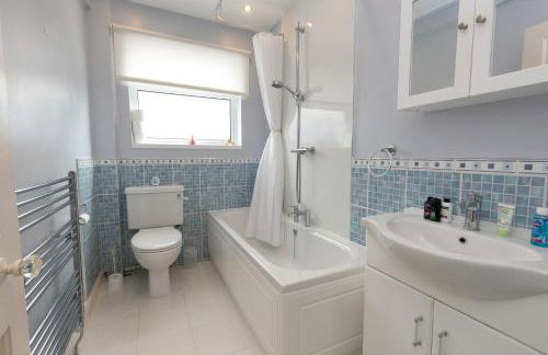 The Cottage on the Beach - Sleeps 7 - Large Garden - Foto 37