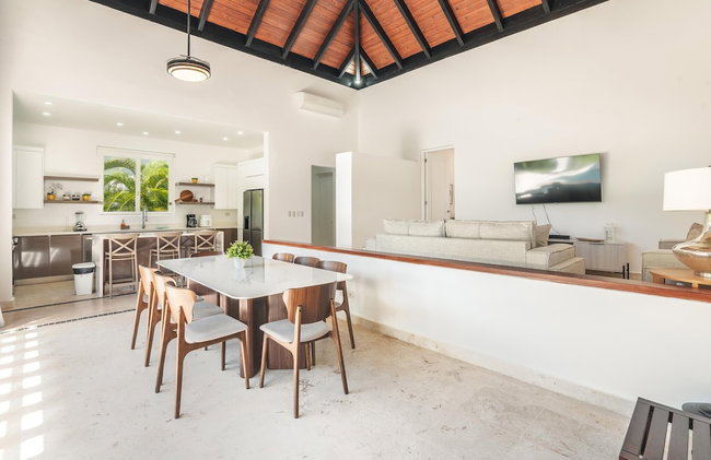 3BR Villa With Tropical Style BBQ Private Pool - Photo 3