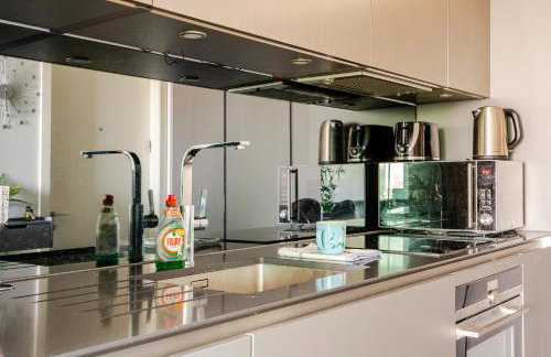 Stunning London city view large 1 bed apt - Foto 19