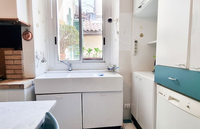 JOIVY Vintage And Gorgeous 2-Bed Flat Near Sforzesco Castle - Photo 12