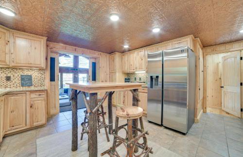 Lakefront Kalkaska Cottage with Fire Pit! - Foto 11