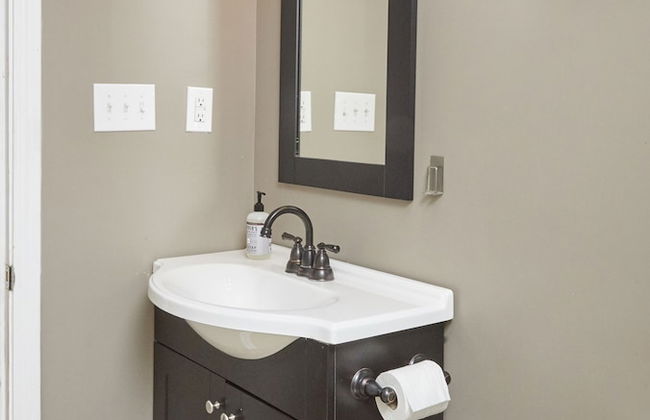 Prime Location! 5BR in Quaint Neighborhood! - Foto 18