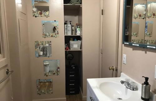 Chalet Gallery - Enjoy Two Units with this Chalet in the Heart of Alyeska - Walk almost anywhere! - Foto 2