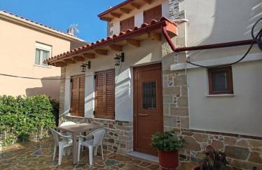 Traditional house in the centre of Kymi - Photo 12