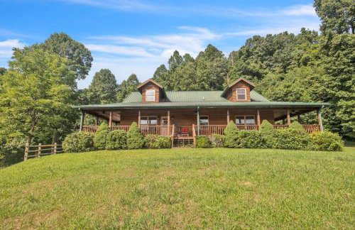 Cozy Mountain Retreat W/ Scenic Views 3 Bedroom Home by RedAwning - Photo 30