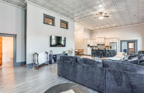 Florence Vacation Rental with Rooftop Deck! - Photo 5