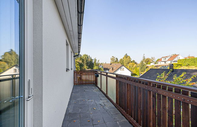 Modern Villa With Jacuzzi - Photo 25