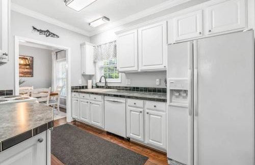 DockTales - Panoramic Views & Private Dock - Foto 21