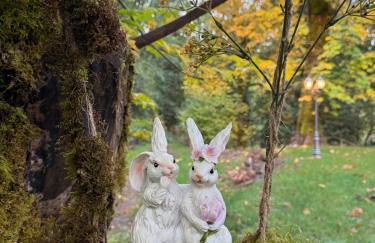 Enchanted Hollow- Cozy, Romantic Woodland Getaway - Photo 4