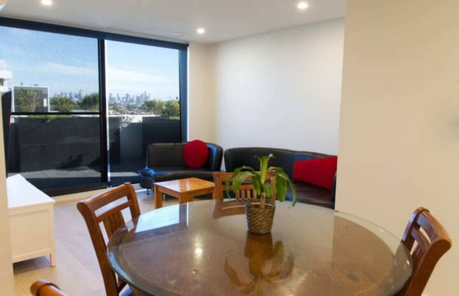 New Spacious 2 Bedroom With Gorgeous City Views - Foto 9