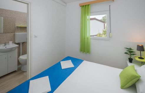 Awesome Home In Tinjan - Foto 13