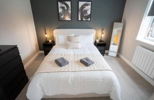 Luxury 1-Bed Flat - Free Parking - Photo 3