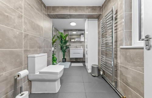 New Modern Hybrid 4 Bedrooms 7 Bed apartment 12 guest capacity - Foto 44