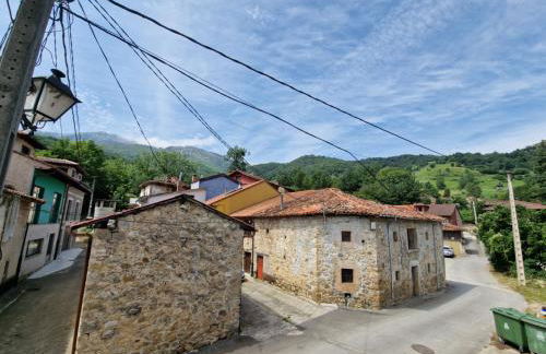 La Casona de Pascueru de POO DE CABRALES - Foto 50